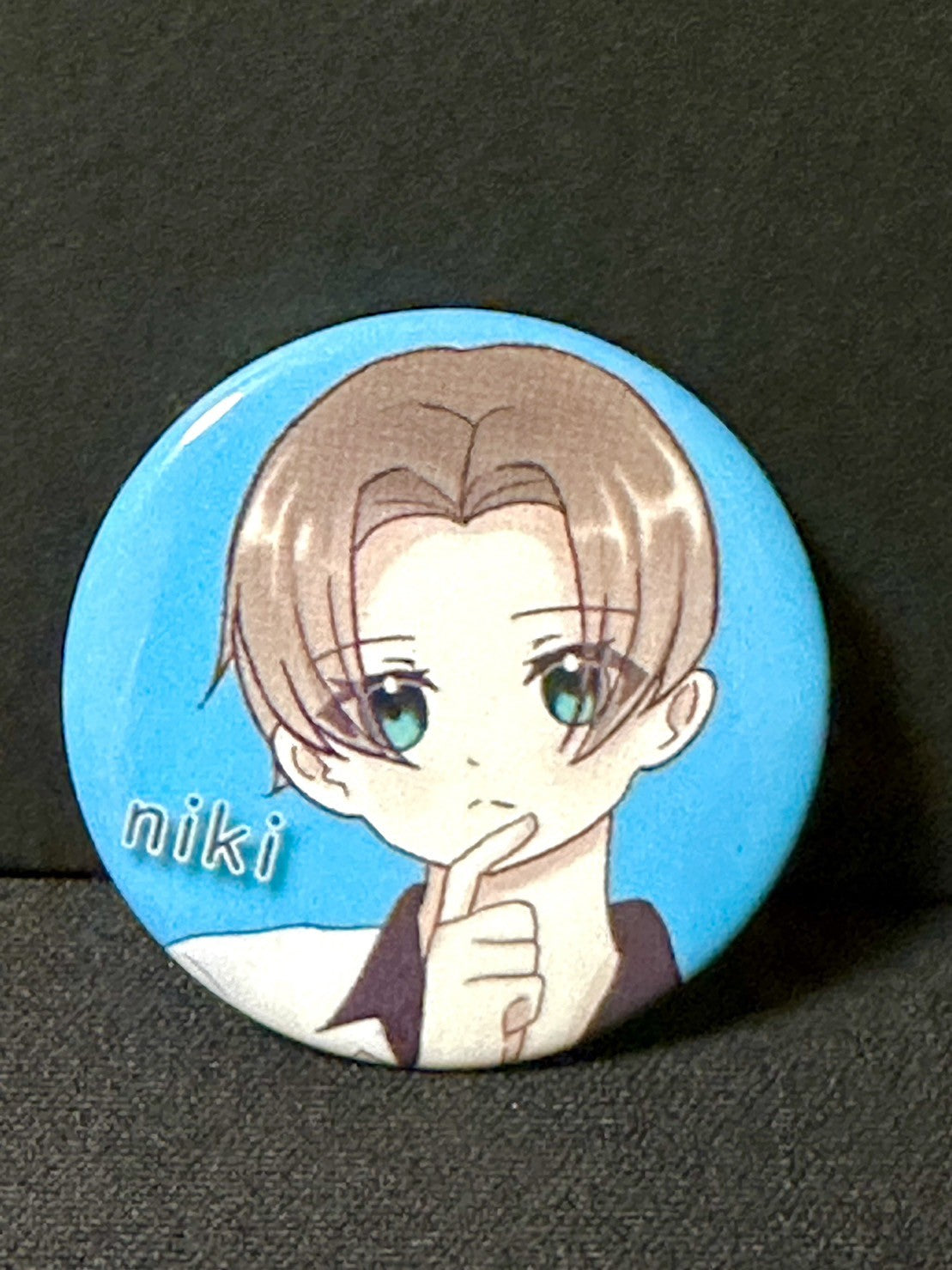 niki缶バッチ